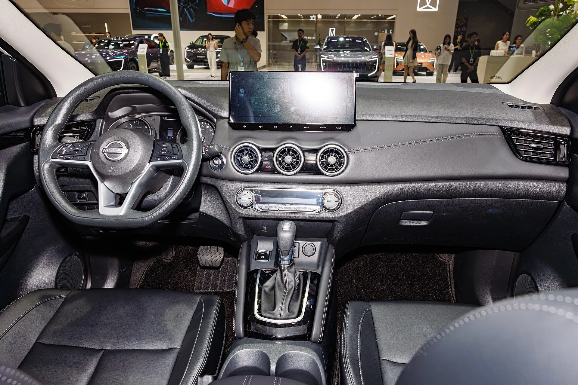 Nissan Qashqai interior dashboard