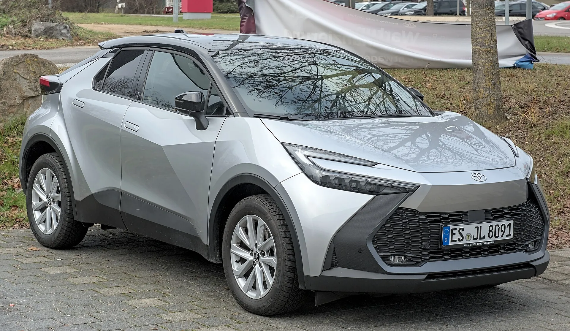 טויוטה C-HR החדש היברידי בצילום חיצוני