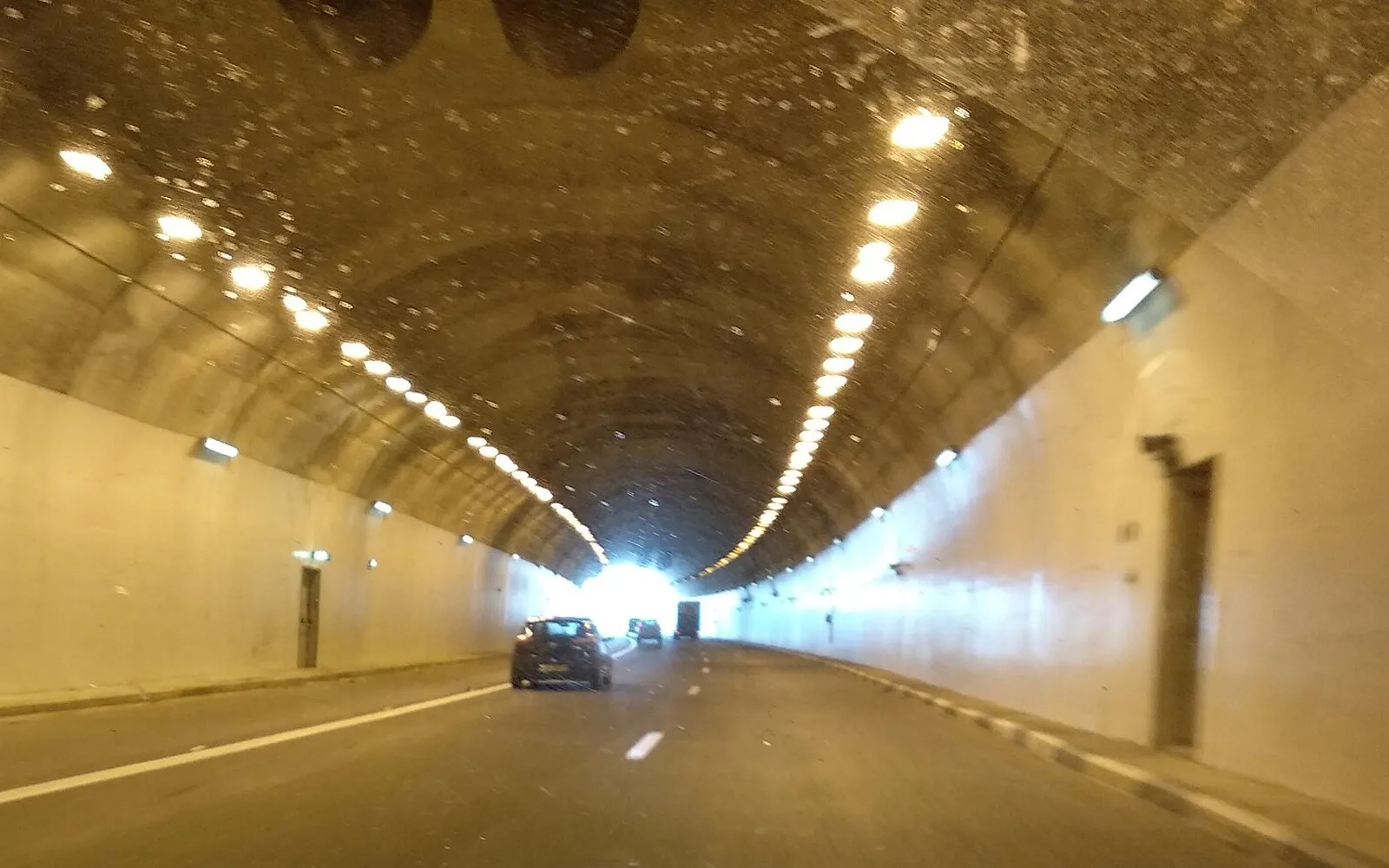כביש אגרה מהיר בשעת בין ערביים